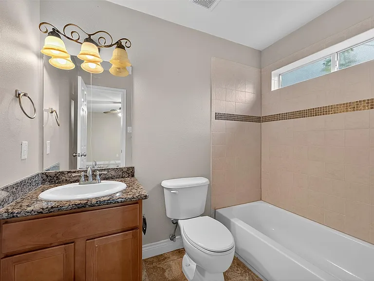 1015 Stanford St — Photo 27
