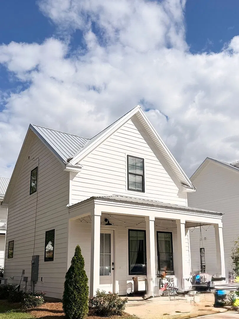 2BR / 2.5BA Cottage Available Fall 2027! — Photo 2