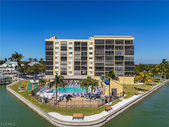 4th image of 400 Lenell Rd APT 107