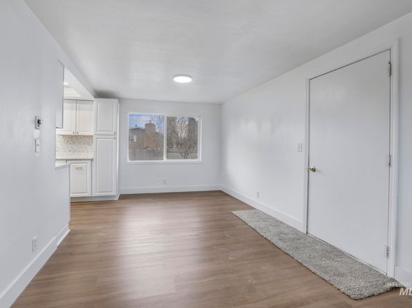 201 E 27th St, Burley, ID 83318