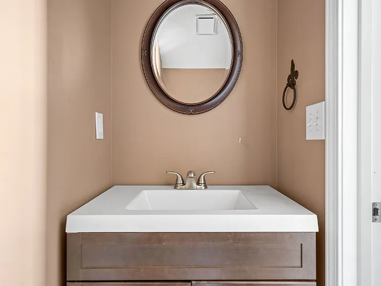 3565 Southwood Dr — Photo 24