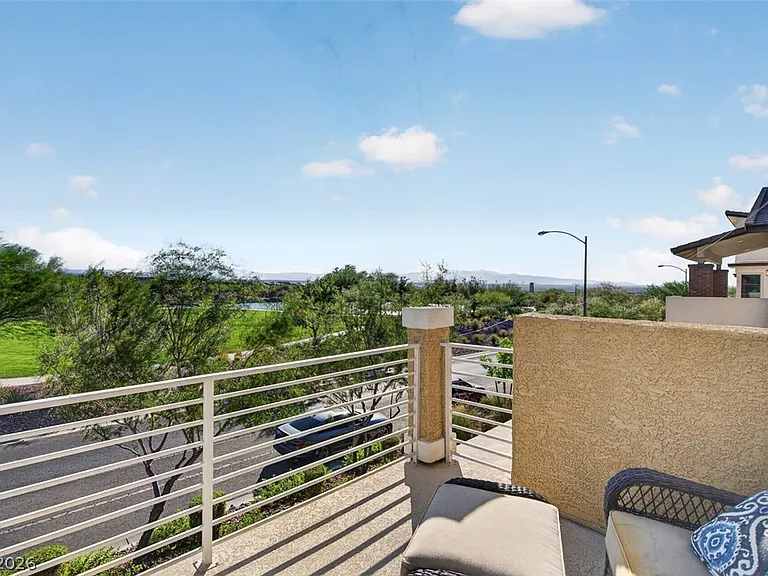 1100 E Sunset Rd — Photo 43