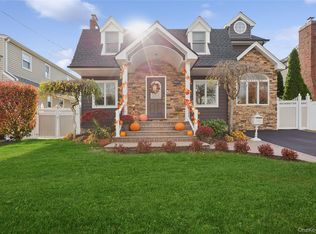 2490 Orange St, Bellmore, NY 11710