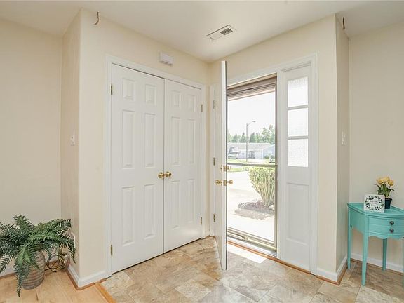 Welcoming Entry to an expansive Open Concept Floor Plan