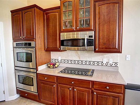 3rd image of 211 Summerford Pl
