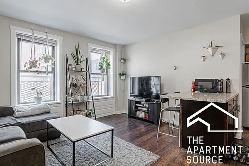 1501 W Fullerton Ave #2R Photo 1