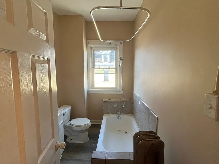 400-402 Mitchell Avenue — Photo 7