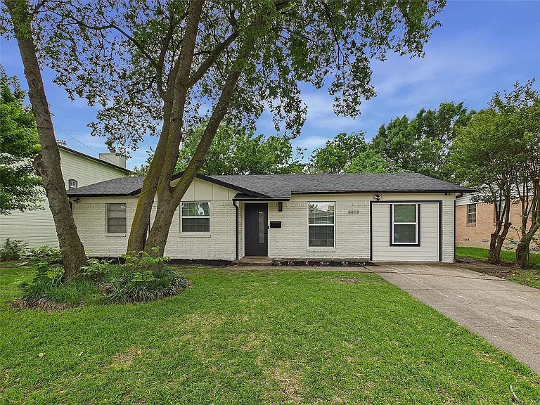 4414 Pineridge Dr — Photo 16