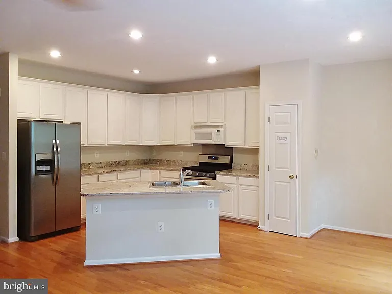 6563 McKenna Way — Photo 7