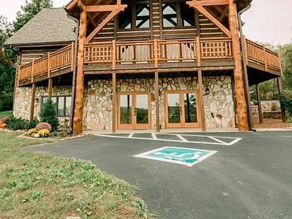 2215 N Charles G Seivers Blvd, Clinton, TN 37716