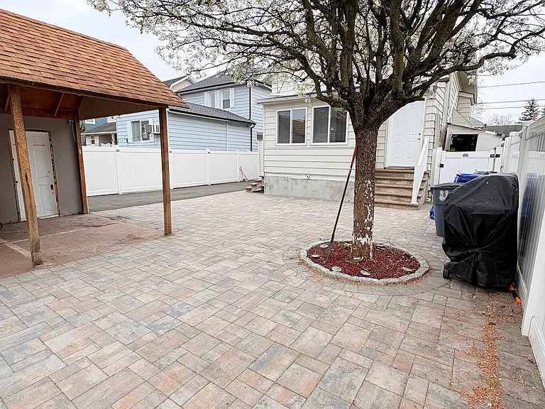 41 Franklin Pl #1 — Photo 10