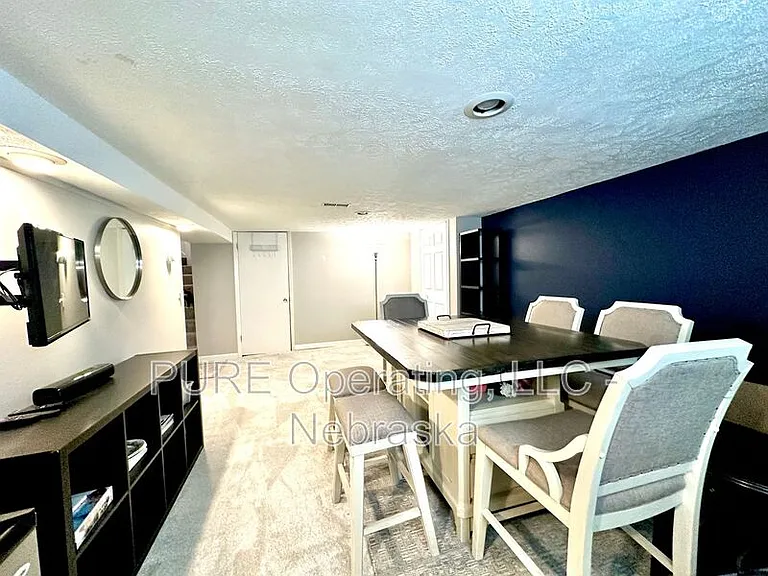 5724 Rees St — Photo 46