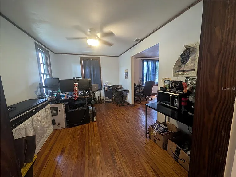 234 SW 3rd St — Photo 8