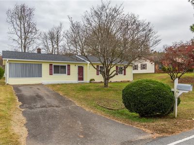 977 Shalimar Dr, Winston Salem, NC, 27107