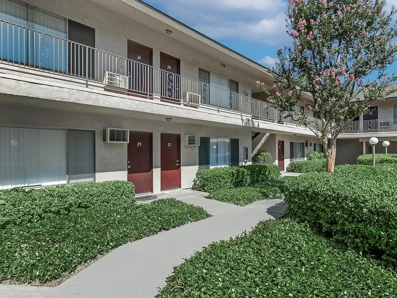 Casa Madrid Apartment Homes — Photo 2