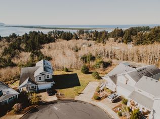 1690 Sundown Dr, Tillamook, OR 97141