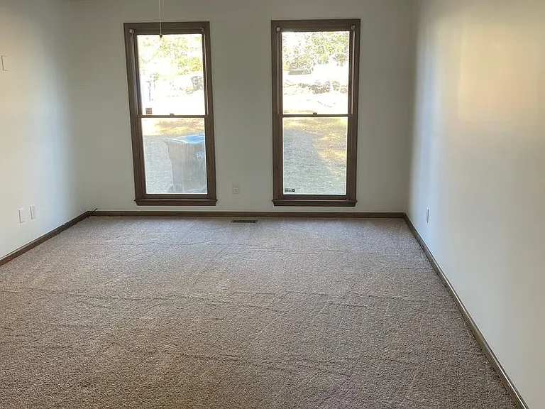 609 Georgetown Cir — Photo 29