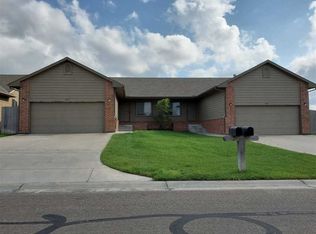 8459 E Granite Ct, Bel Aire, KS 67226