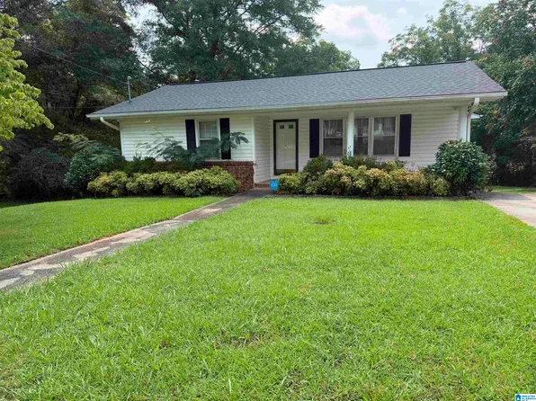 211 Radney St, Roanoke, AL 36274