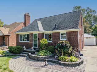 2786 Manchester Rd, Birmingham, MI 48009