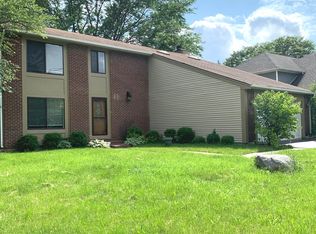 708 W Gartner Rd, Naperville, IL 60540