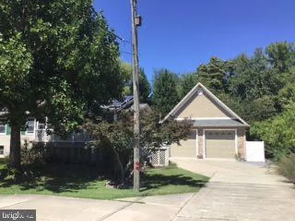 63 Railroad Ave, Beverly, NJ 08010