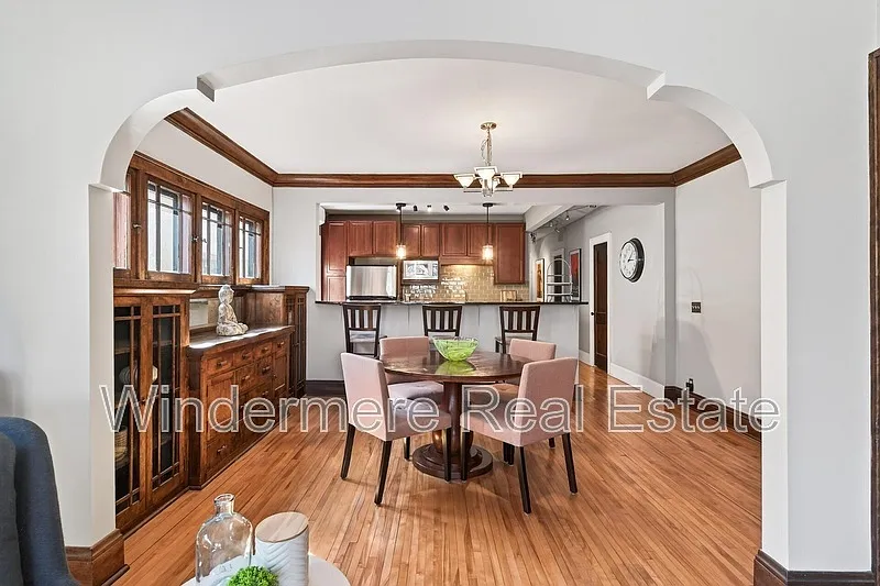 2 bed, 1.0 bath, 1007 sqft, $1,650 — Photo 2
