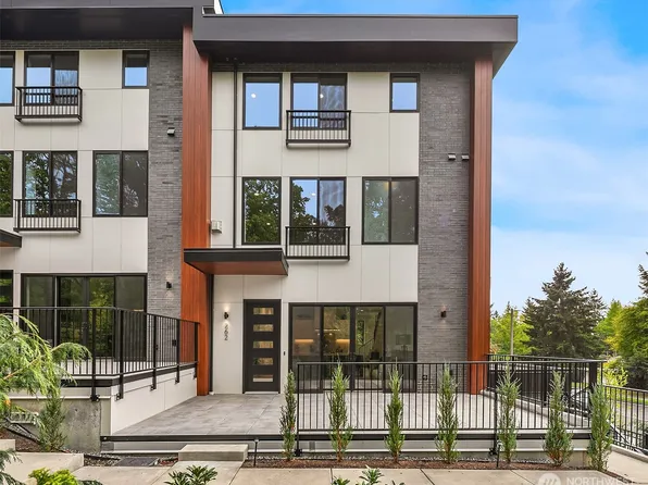 262 118th Avenue SE, Bellevue, WA 98005