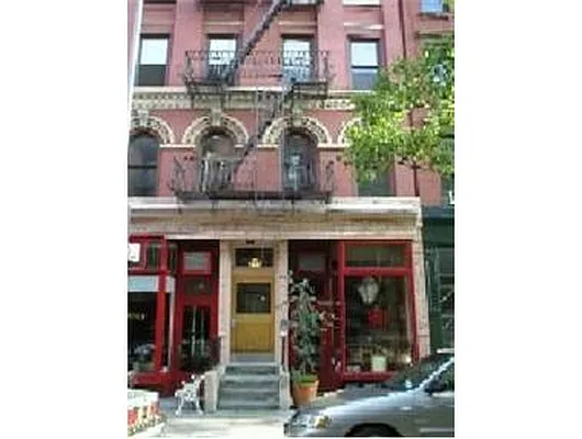 Sold by Douglas Elliman | media 18