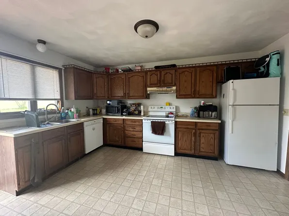 1122-1124 Waunakee Duplex, 1122-1124 Duplex #1122, Waunakee, WI 53597
