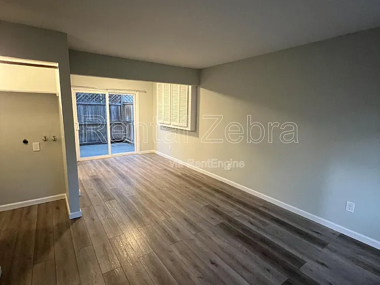 141 W Agua Caliente Rd #D — Photo 3