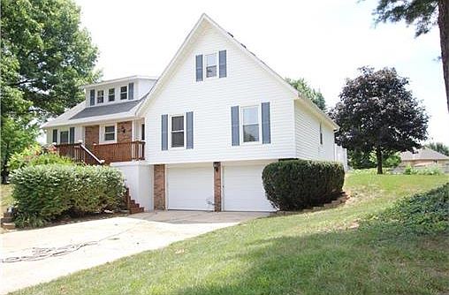 GORGEOUS 1 1/2 Story!