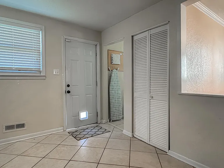 1346 Tallwood St — Photo 10