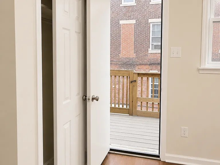 1708 Mifflin St #2 — Photo 12