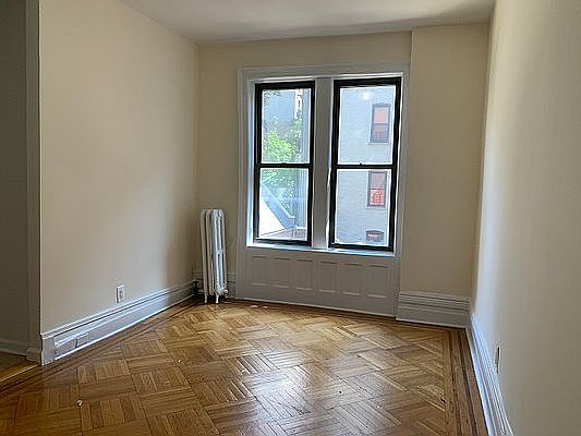 1st image of 125 Washington Pl APT 2D