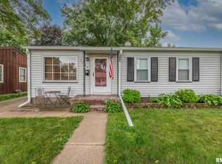3825 Homestead Ave, Davenport, IA 52802
