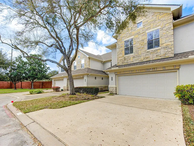 4340 Lake Walk Ct — Photo 3