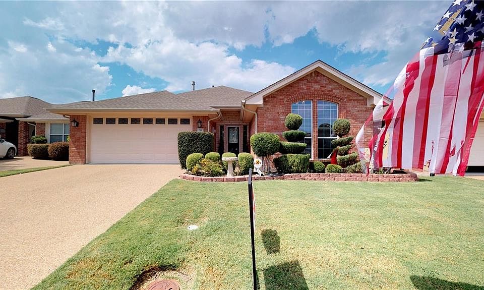 1st image of 709 Nandina Way