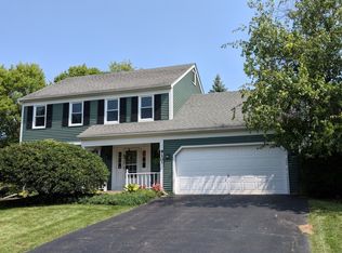 910 Manley Rd, Saint Charles, IL 60174