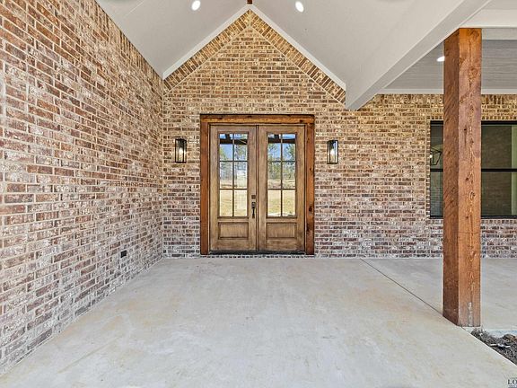 5th image of 135 Cottonwood Ln