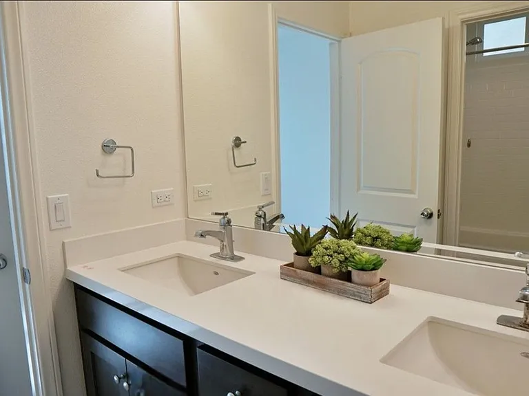 10519 Wilding Dr — Photo 24