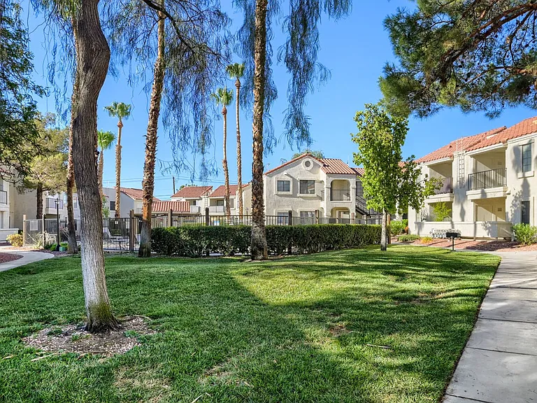 4860 Nara Vista Way #102 — Photo 24