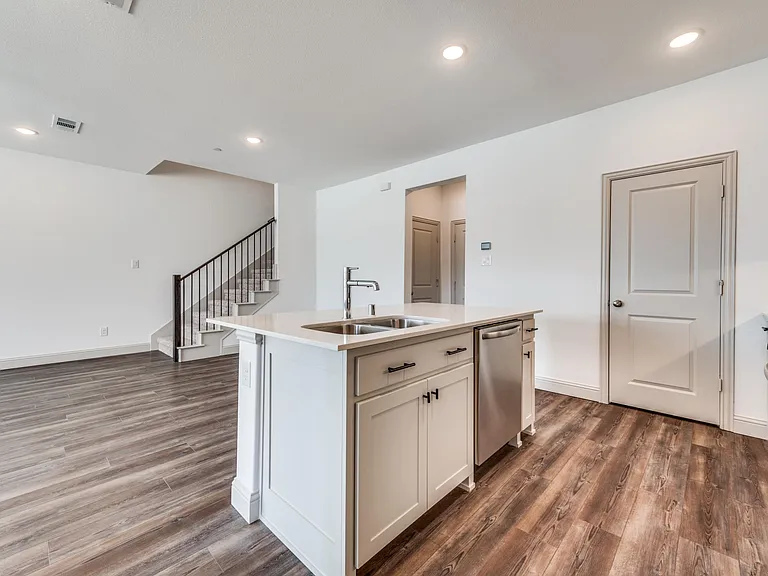 15866 Yellow Elder Rd — Photo 10