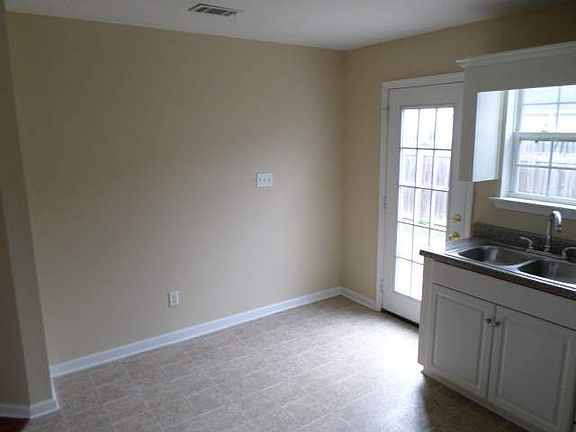 4th image of 113 Bevington Dr