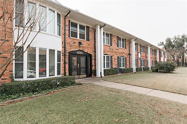 1st image of 4206 Newton Ave #209
