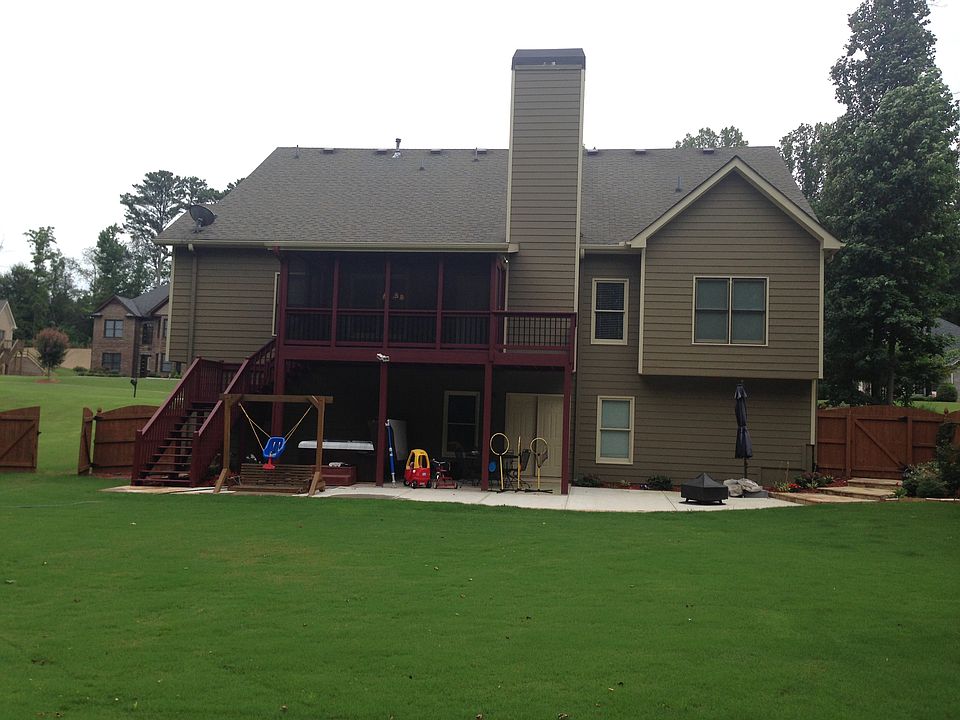 2nd image of 302 Mogie Ln
