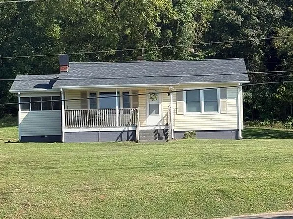 107 Eaton Rd, Mount Airy, NC 27030