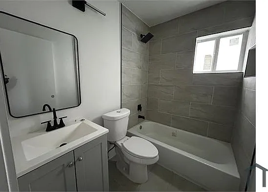 4429 SW 21st St #1 — Photo 5