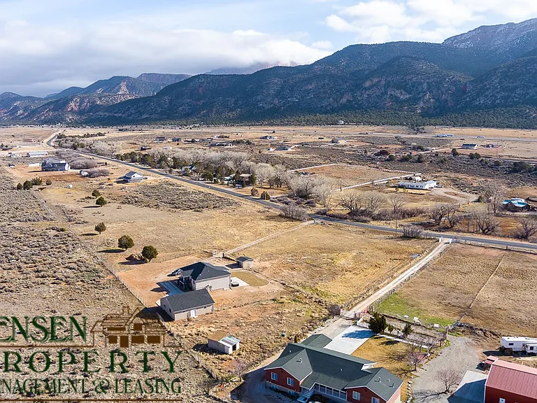 1784 S Old Highway 91 — Photo 26
