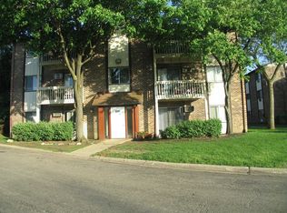 2298 Nichols Rd APT A, Arlington Heights, IL 60004